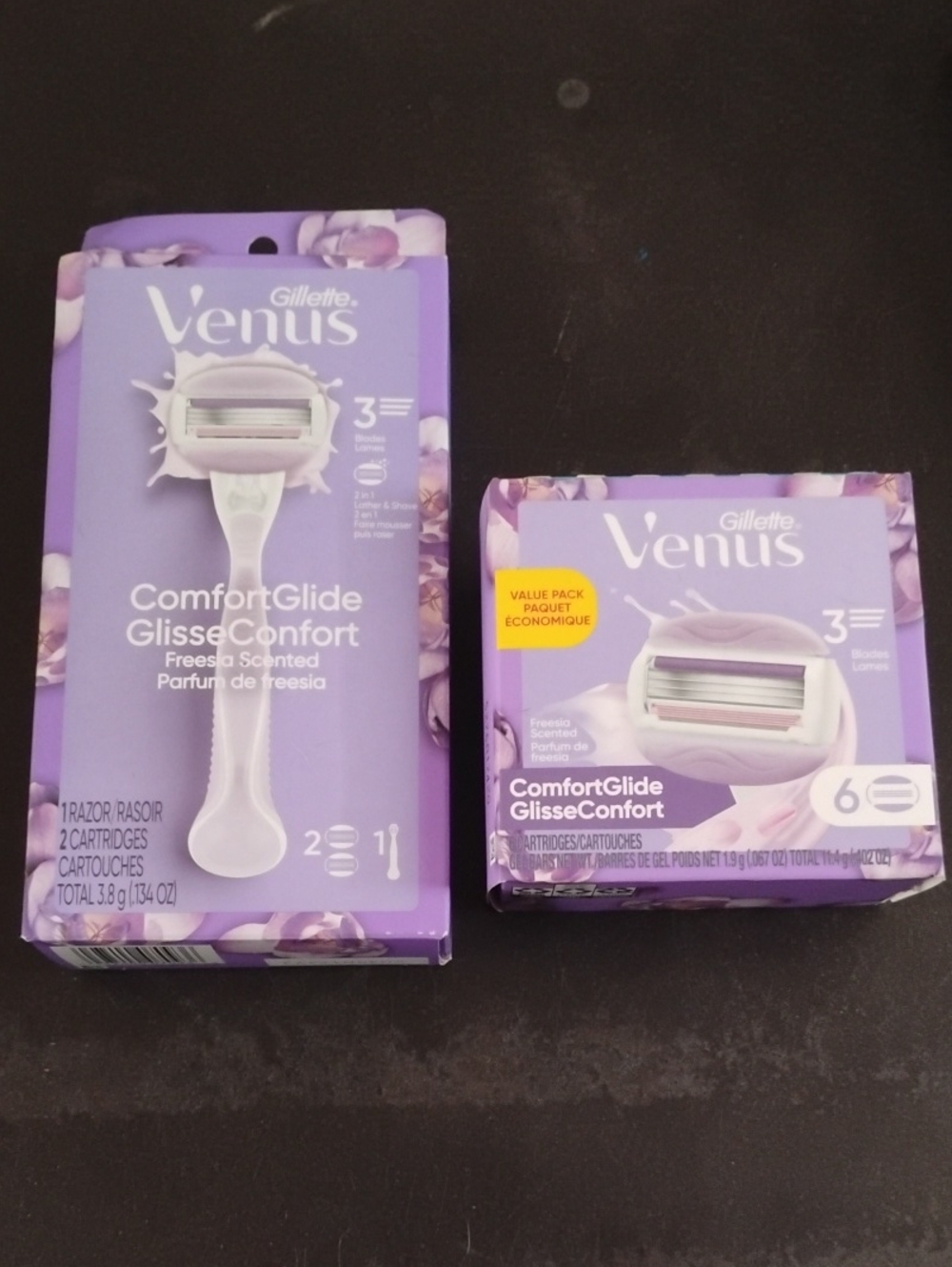 Venus ComfortGlide Freesia Scented Razor & Cartridge Pack